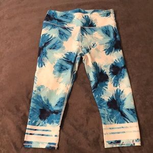 Fabletics blue and white floral capri leggings